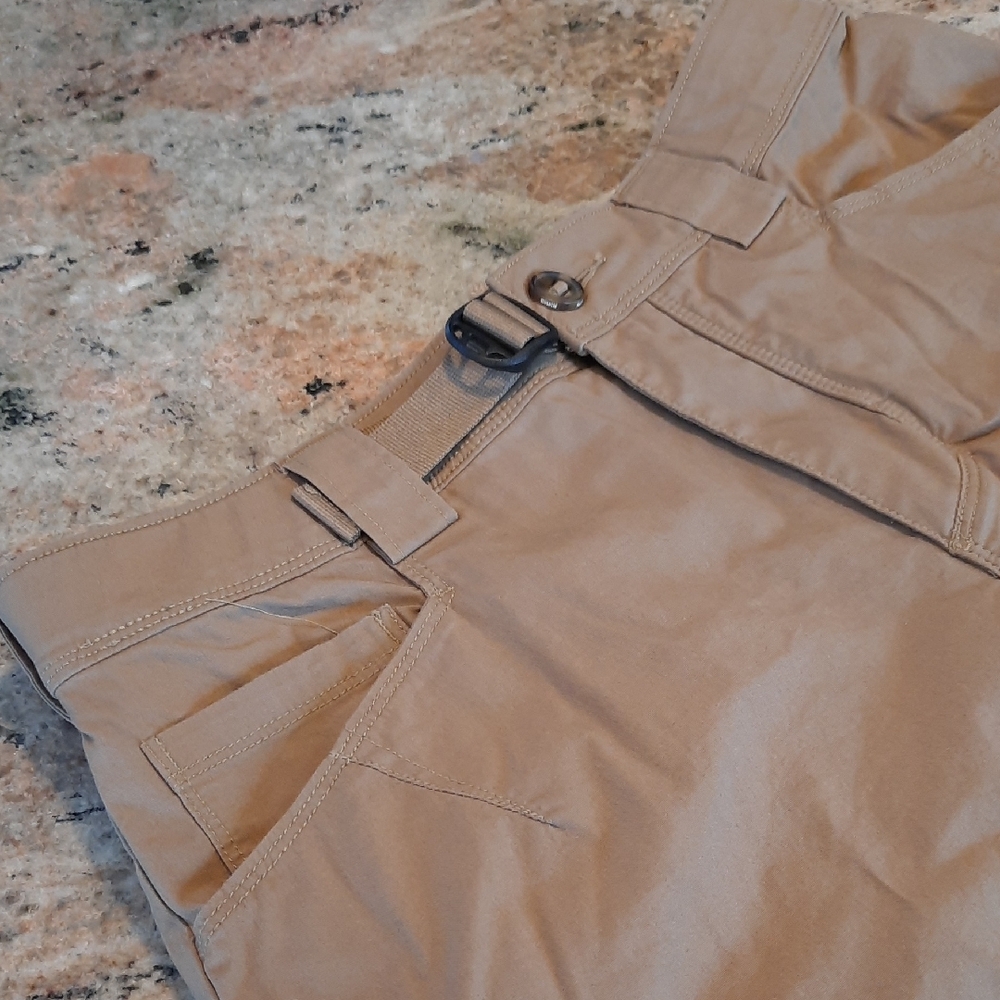 Women's Tan Cargo Shorts - Casual Utility Style - Picture 3 of 9